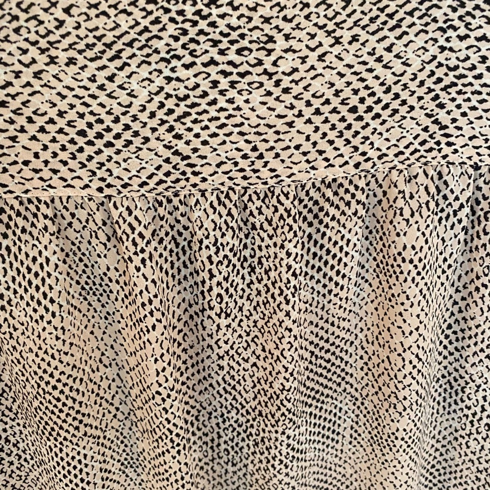 Loft Snakeskin Print Button Down Ls Xs - image 4